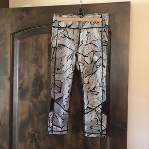 lululemon size 6 crops
